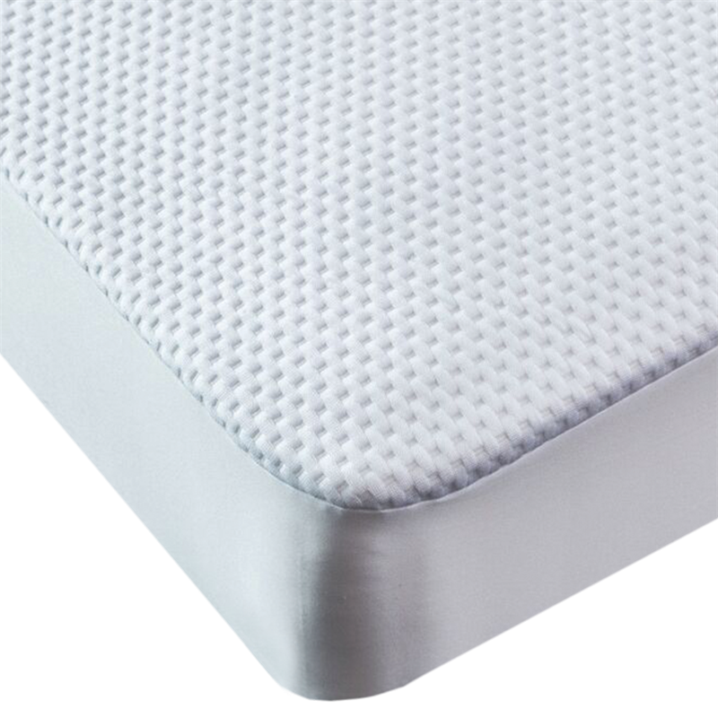 Vandtæt faconsyet madrasbeskyttelse i polyester og polyurethan, med elastik i bunden.