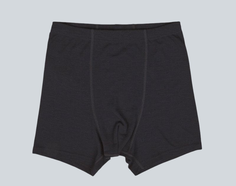 Boxershorts i 100% uld varmer kroppen og tillader huden at ånde. Fugttransporterende.