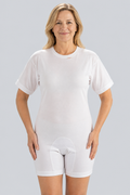 Bodystocking med korte ben og ærmer samt lynlåse i skridt og på skuldre, fås i hvid, sort og koboltblå.