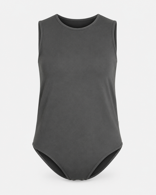 Bodystocking med skulderstropper og trykknapper bagpå i skridtet, i sort og hvid Øko-Tex bomuld.